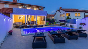 Preisgünstige Villa in Marcana mit Swimmingpool 