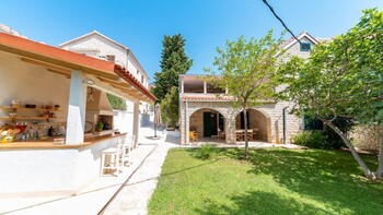 Stone villa in Bol town on Brac island, just 400 meters from the sea 