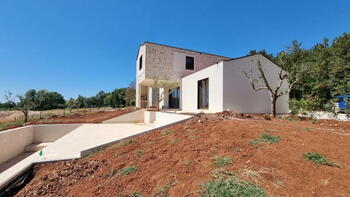Newly built luxury stone villa 16 kilometers from the sea in Porec area 