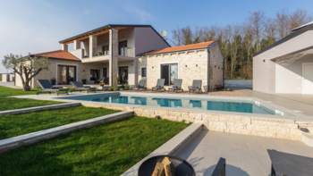 Luxury stone villa in Poreč with distant Adriatic sea views 