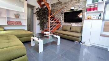 House in the center of Pula city with terrace! 
