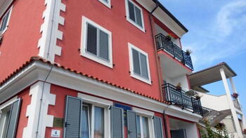 Quality apartment building in super-popular Rovinj just 600 meters from the sea! 