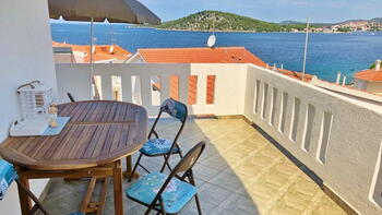 Beautiful apart-house for sale in Rogoznica, wih marvellous sea views 