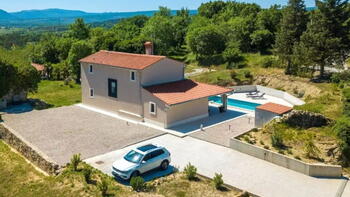 Modern renovated stone house with swimming pool in Labin area 