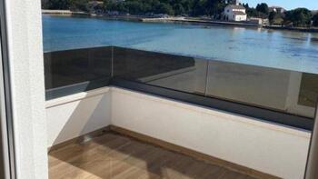 Ideal penthouse for sale on Pasman, first line to the sea 