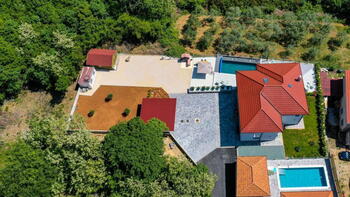 Mediterrane Villa mit Swimmingpool und Panoramablick auf das Meer in Risika, Vrbnik auf der Insel Krk/Halbinsel 