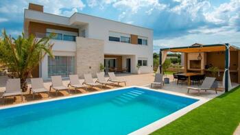 Luxury modern villa with swimming pool in Mandre on Pag 