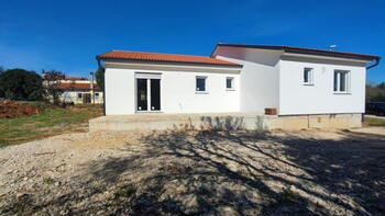 New house in Veli Vrh, Pula, to live in Croatia 365 days a year 