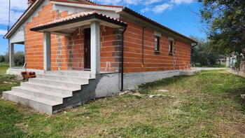 Lovely villa under construction in Galižana, Vodnjan 