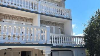 Продается дом в Цриквенице, в 650 метрах от моря, с завораживающим видом на море! 