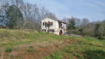 Cosy house in Jakovici, Tinjan, within the spring blossom 