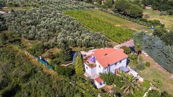 Huge estate in Medulin - paradise with sea views within walking distance from the sea! 