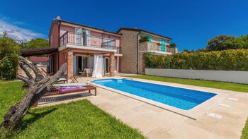Attached villa with pool in Pinezici, Krk 