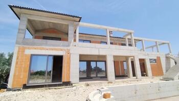 Magnificent villa under construction in Vodnjan area, with sea views 
