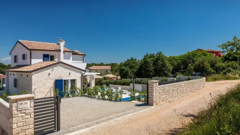 Villa in a desirable location in Porec area, only 2 km from the sea 