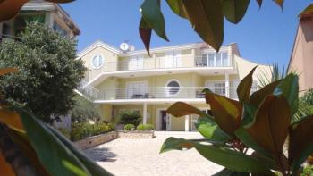 Tourist property ideally located in Zadar suburb on the 1st line to the sea 