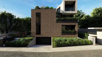 Новая роскошная трехкомнатная квартира с садом в отличном месте района Загреба Зеленгай 