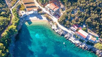 Tourist property of 11 apartments on the 1st line to the sea on Hvar island 