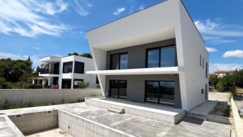 Neu gebaute Villa in Medulin mit Panoramablick auf das Meer 