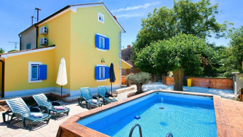 Villetta with smaller pool in Labin area 