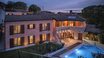 Spacious villa with a large building plot in Rovinj 