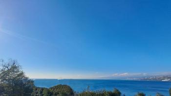 You're searching 1st line apartment in Opatija? This is a perfect one! 