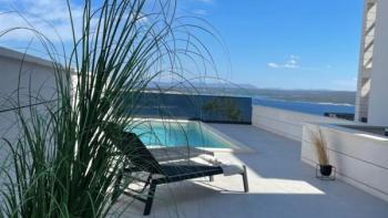 Luxusapartment in Crikvenica, mit Panoramablick auf das Meer und Pool! 
