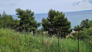 Advantageous land plot with sea views, 60 meters from the sea only 