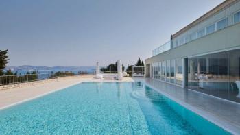 Beste Villa auf der Halbinsel Istrien in erster Meereslinie in einem luxuriösen 5-Sterne-Resort 