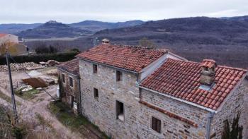 House with a panoramic view in Buzet area 