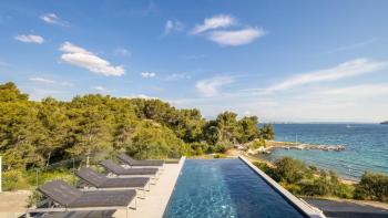 Glamorous newly built villa on the island Ugljan, first row to the sea 