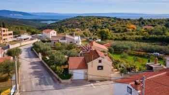 House with garage in Marčana, 2 km from the sea 