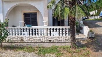 Apartment in Malinska, mere 200 meters from the sea 