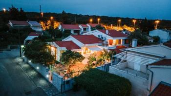 Guest-house in Petrcane outskirts, 60m from the sea 