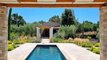 Stone house in Marcana, on 4500 sq.m.of land, 900 m from the sea, for sale 
