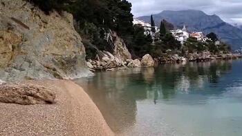 Villa en bord de mer en construction sur la riviera d'Omis, à vendre 