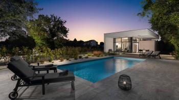Modern villa with swimming pool located in a wonderful location in Svetvincenat, for sale 