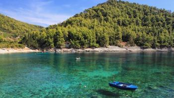 Osm stavebních pozemků na fantastickém místě na severní straně Korčuly 