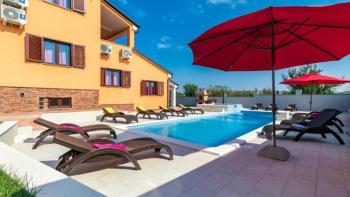 Large property for sale in Pula area of Monte Magno 