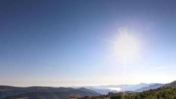 Large house of 587 sqm on a 1.734 sqm land, with a fantastic sea view in Split ourskirts 