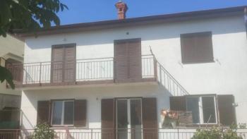 Haus zum Verkauf im Stadtteil Valdebek in Pula 