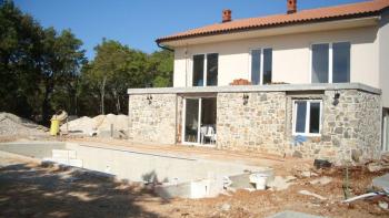 New villa with swimming pool and tennis court in Linardići, Krk peninsula, for sale 
