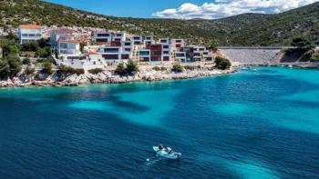 L'une des sept villas en bord de mer dans la région de Sibenik - sept perles de l'Adriatique ! 