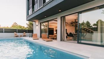 Architectural masterpiece only 500m from the sea in Vodice 