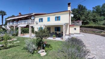 Traditional villa for sale in Kršan 5 km from the sea 