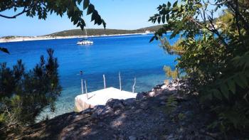 Superb 1st line land plot on Cres island 