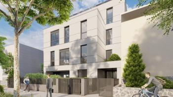 Three bedroom luxury apartment with garden in Zagreb, Maksimir 