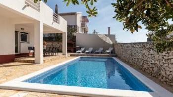 Absolutely captivating villa on the 1st line to the sea in Zadar area 