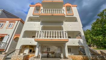 Gorgeous villa of 800m2, second row to the sea on a territory of 2000m2 in Crikvenica area 