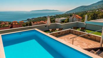Penthouse von 165 m2 mit Panoramablick auf das Meer und Swimmingpool 